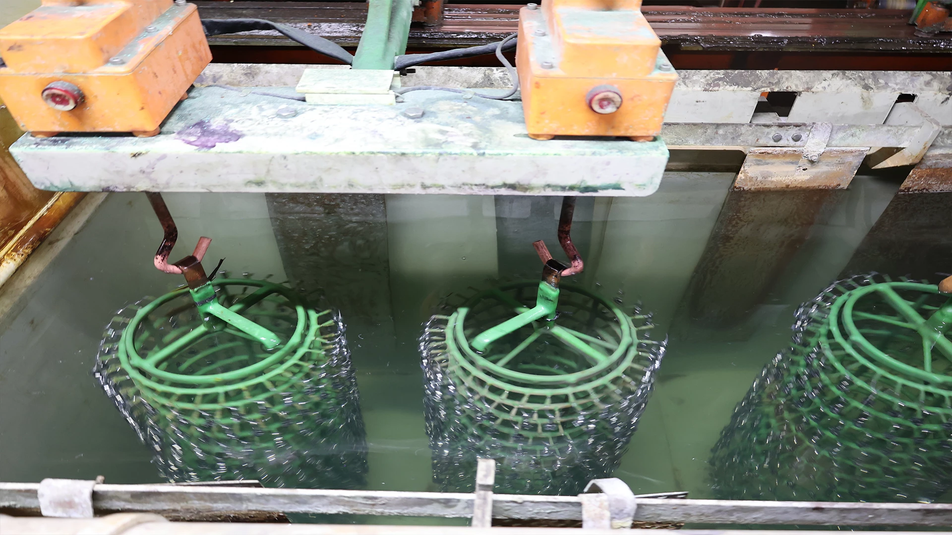 7. Two times Cleaning Tank