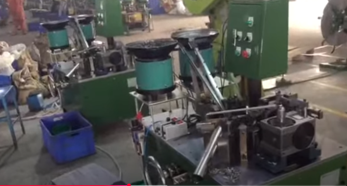QLQ-SL100-3  Slider Assembly Machine