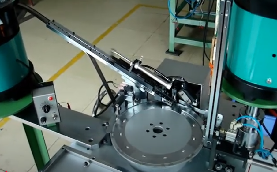QLQ-026D Automatic & Semi Flat Puller+Fancy Puller Slider Assembly Machine