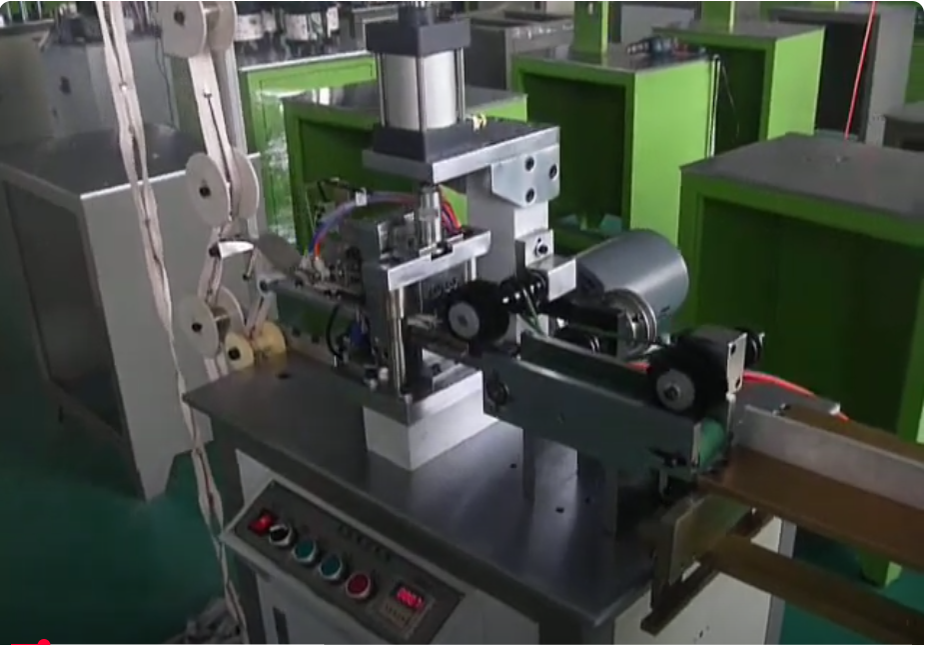 QLQ-OCM-1 Automatic Metal Zipper Open-end Cutting M/C