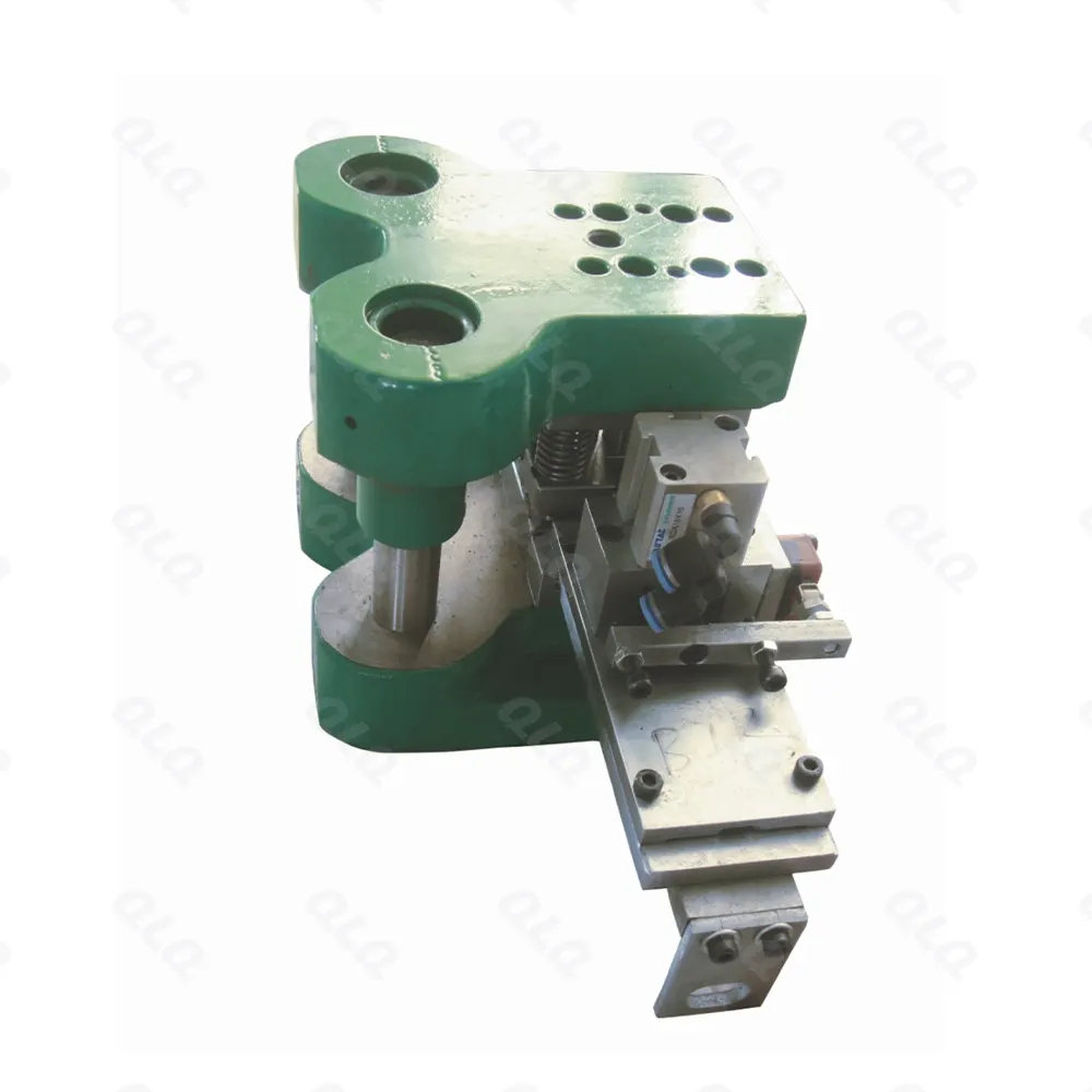 Step 3: Hole Punching - QLQ zipper manufacturing machine