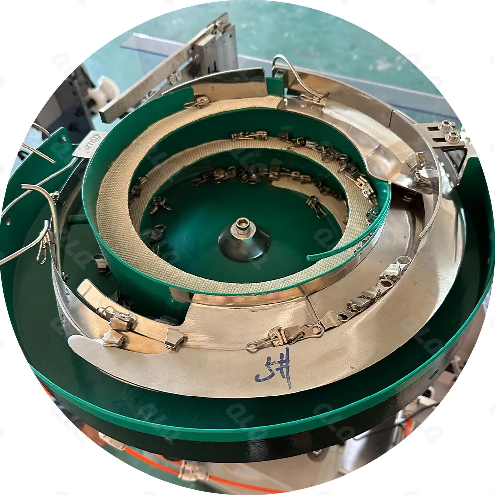 Step 5: Waste Material Picking Slider Mounting & Zipper Combining - QLQ zipper manufacturing machine