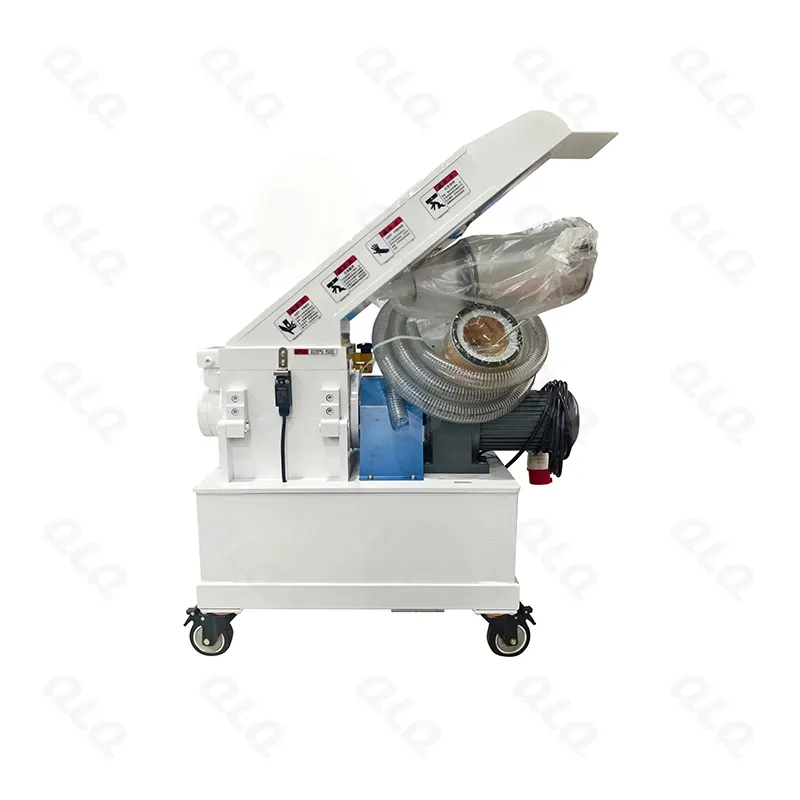 Step 3: POM Crushing - QLQ zipper manufacturing machine