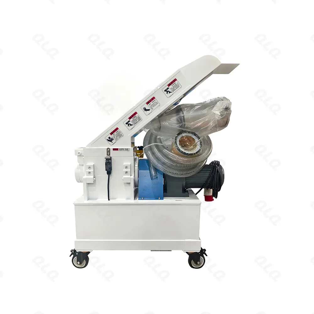 Step 4: POM Crushing - QLQ zipper manufacturing machine