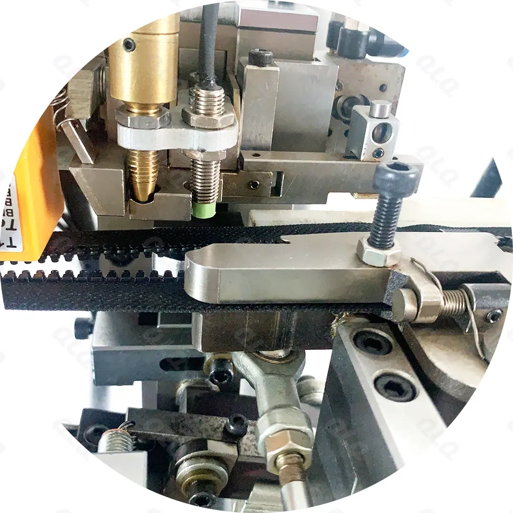 Step 6: Injection Waste Material Picking and Zipper Combining Machine - QLQ zipper manufacturing machine
