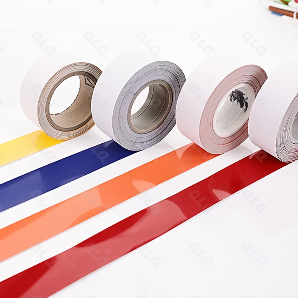 Step 4: Shiny Film Sealing & UV Oil Lacquering - QLQ zipper manufacturing machine