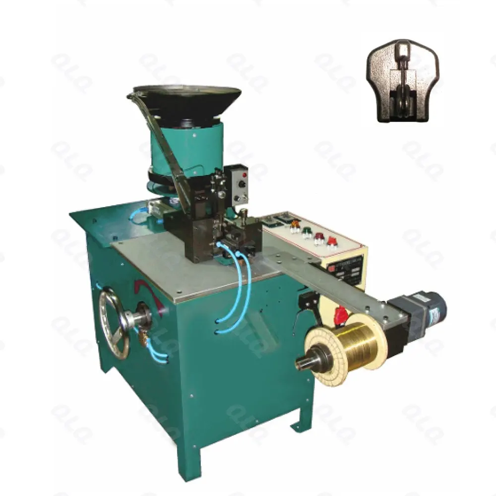 Step 7: Assembling Slider & Pin - QLQ zipper manufacturing machine