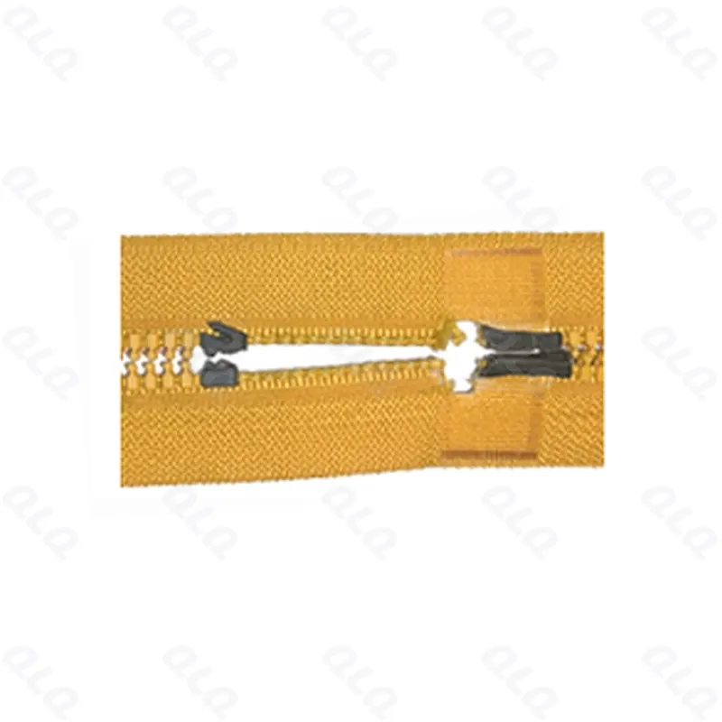 Step 4: Pin Pin with Flower/Hook Shape Top Stop Injection - QLQ zipper manufacturing machine