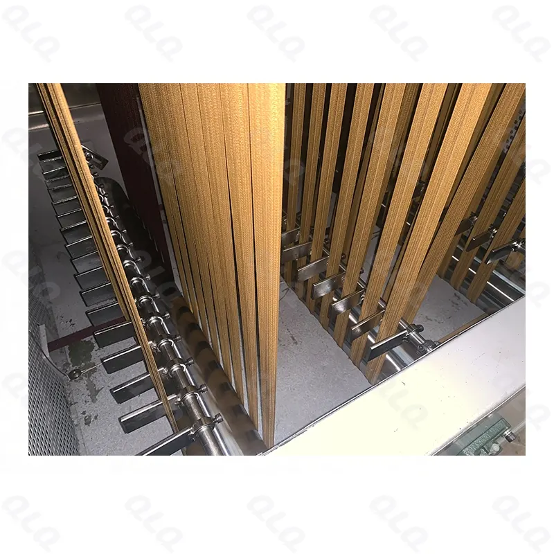 Step 8: Zipper Ironing - QLQ zipper manufacturing machine