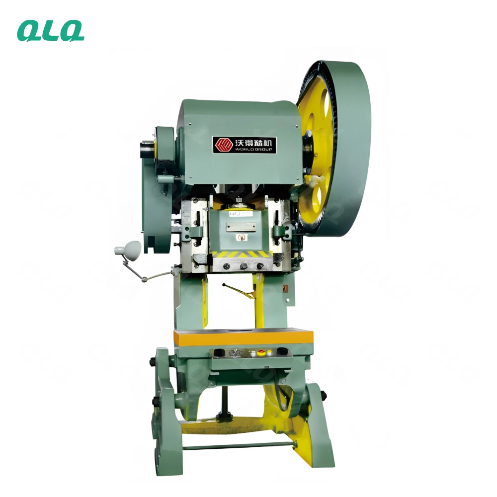 Spray painting machine and painting booth - workshop detail