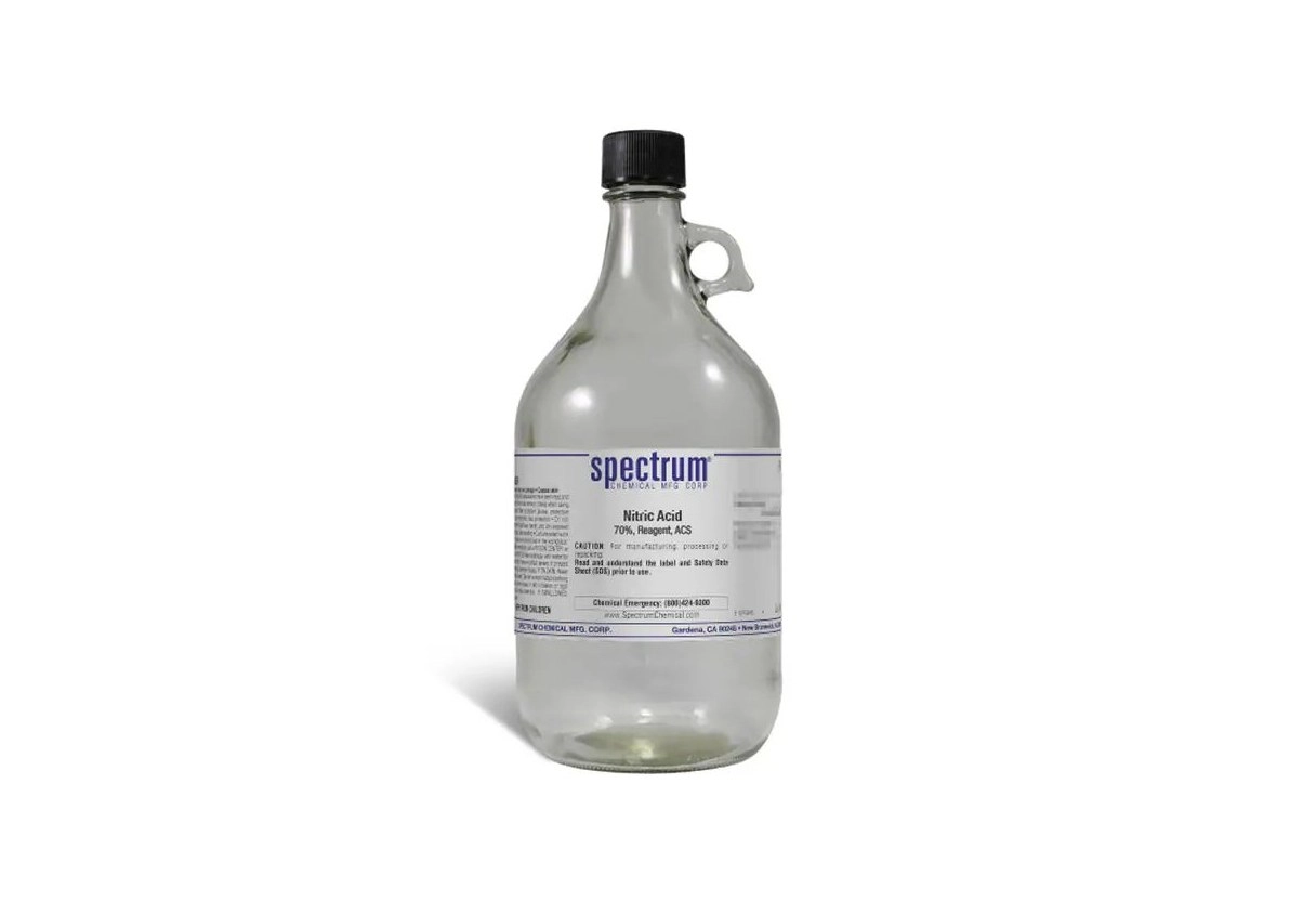 Nitric Acid &mdash; product form (colour and physical appearance)