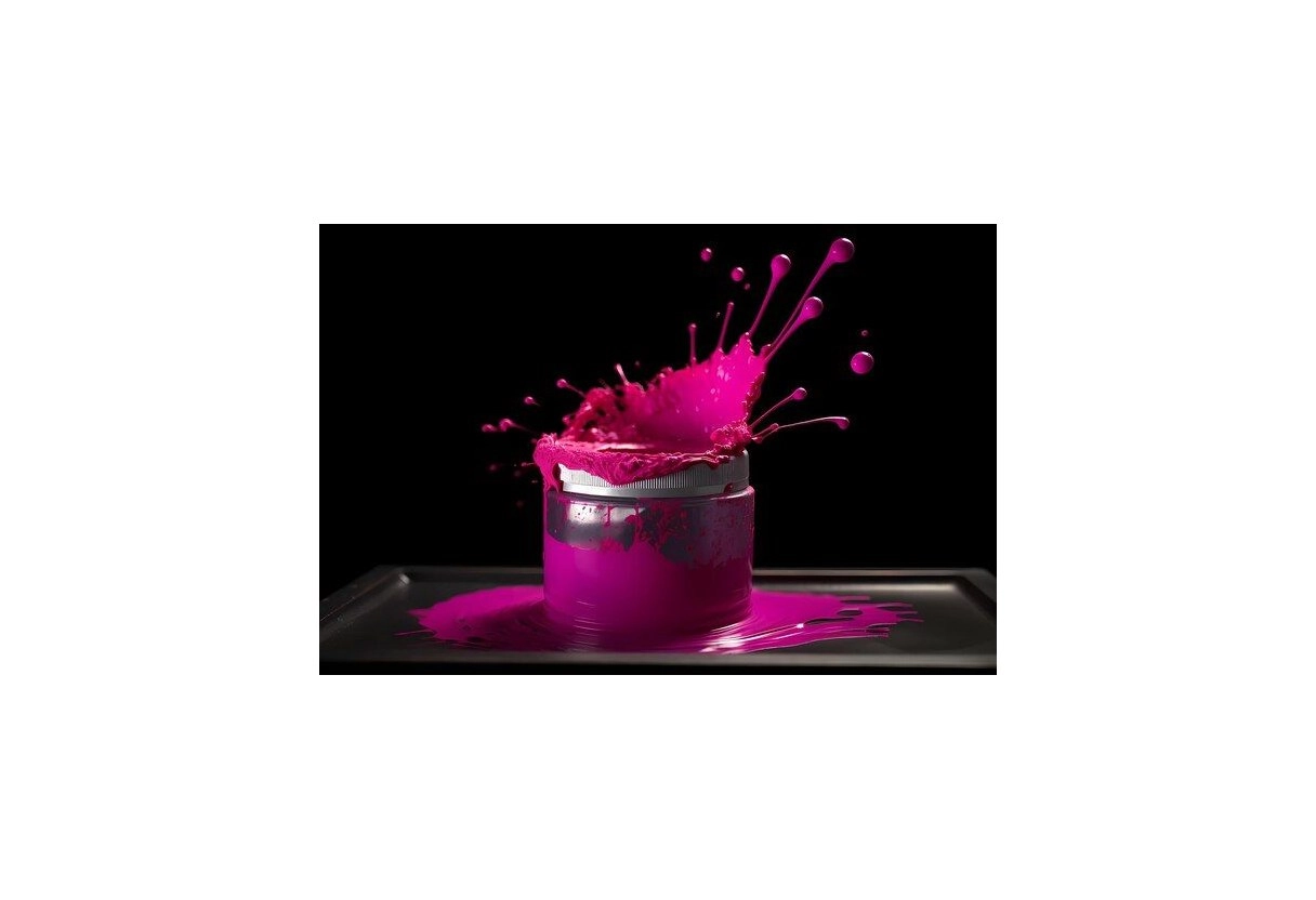 Spray Paint, Magenta &mdash; product form (colour and physical appearance)