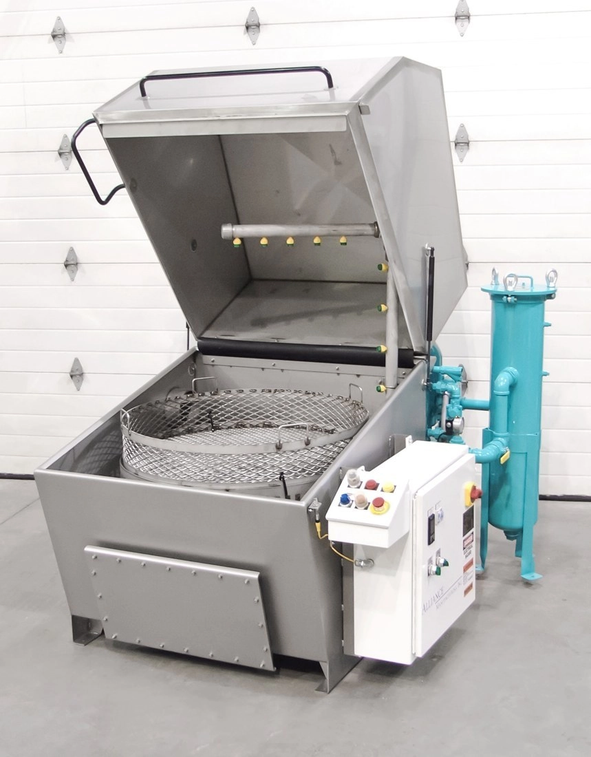 Cleaning and pre-treatment machine for metal hardware - workshop detail