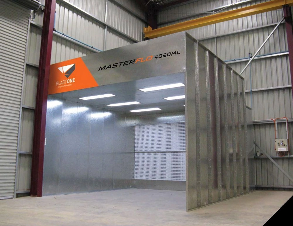 Spray painting machine and painting booth - workshop detail