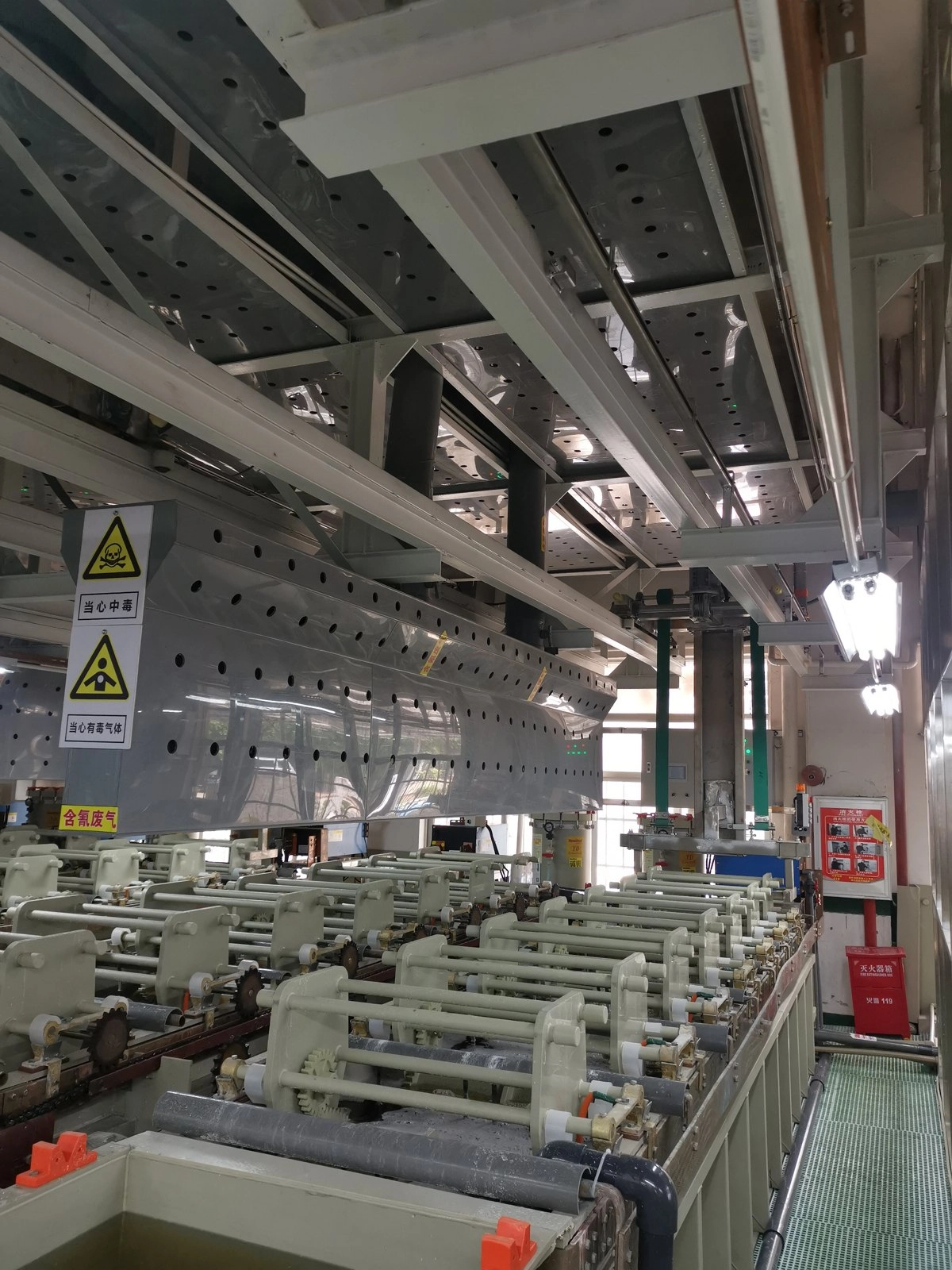 Plating line with controlled ventilation - oxidation, highlight wiping